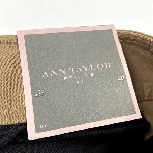Ann Taylor Signature Fit Cropped Stretch Pants Size 4P - Picture 10 of 10